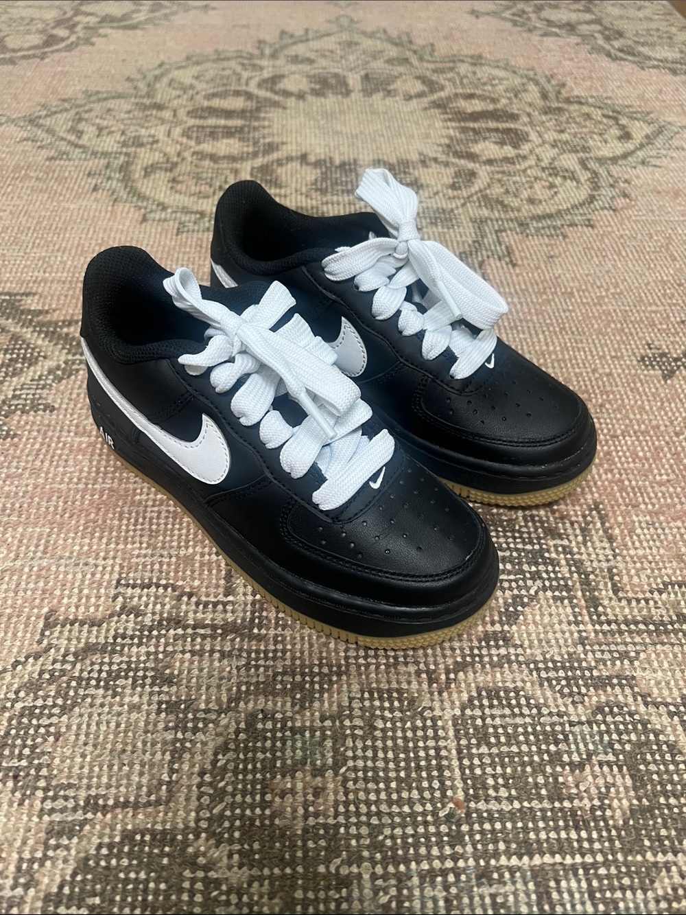 NIKE AIR FORCE 1 LV8 3  Black YOUTH Size 1 NEW !!!